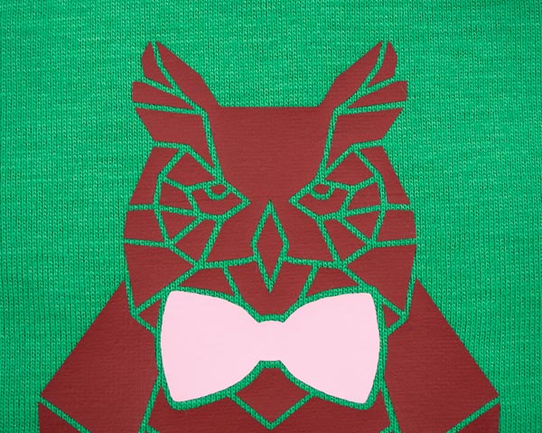 An owl with a bowtie in Chestnut and Light Pink ThermoFlex Plus